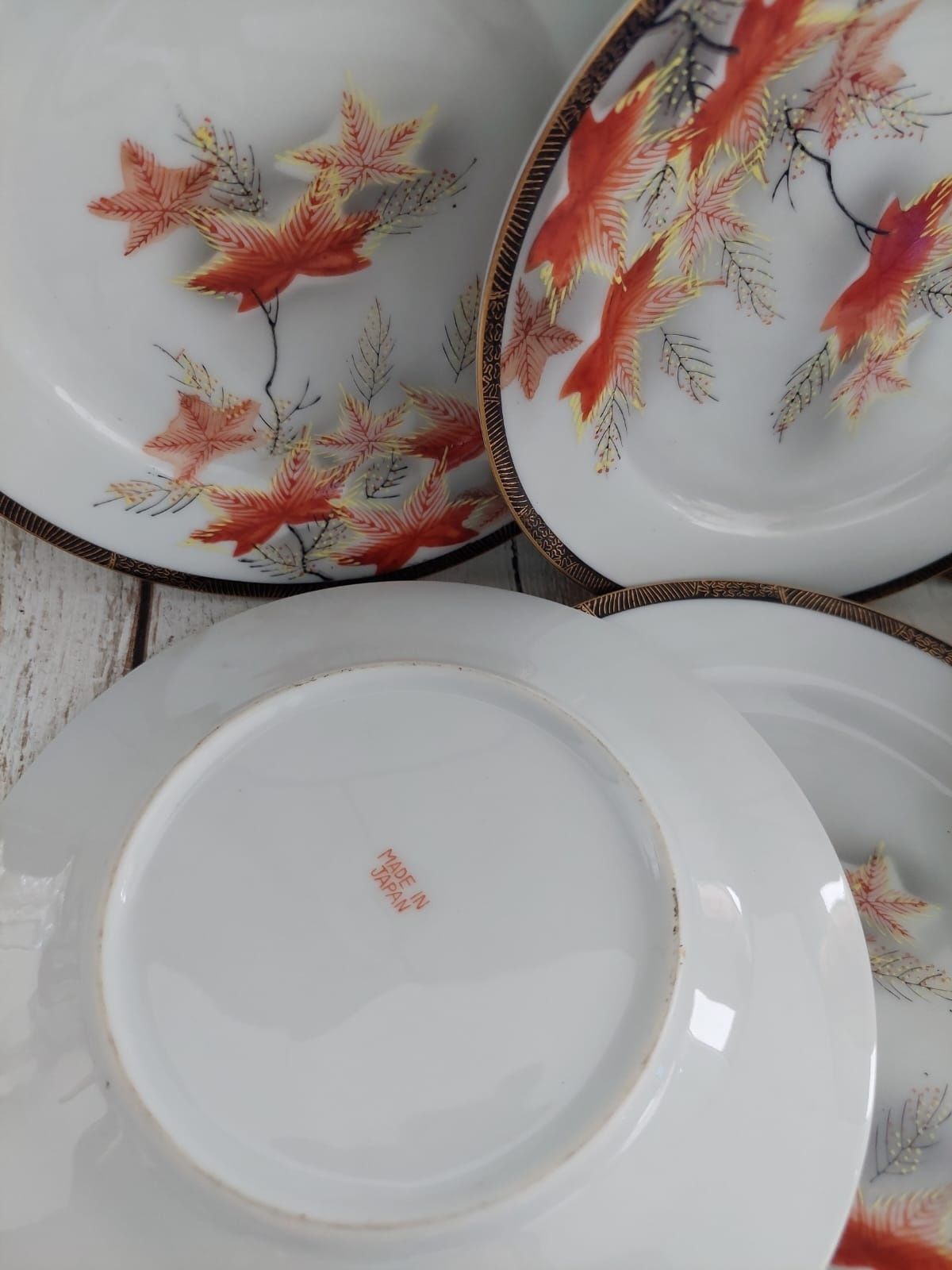 Japońska stara porcelana, ręcznie zdobiona listkami. Zestaw 6 talerzy