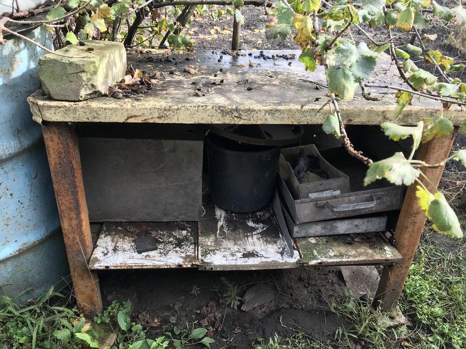 Стіл шафа металевий в гараж чи майстерню для інструментів