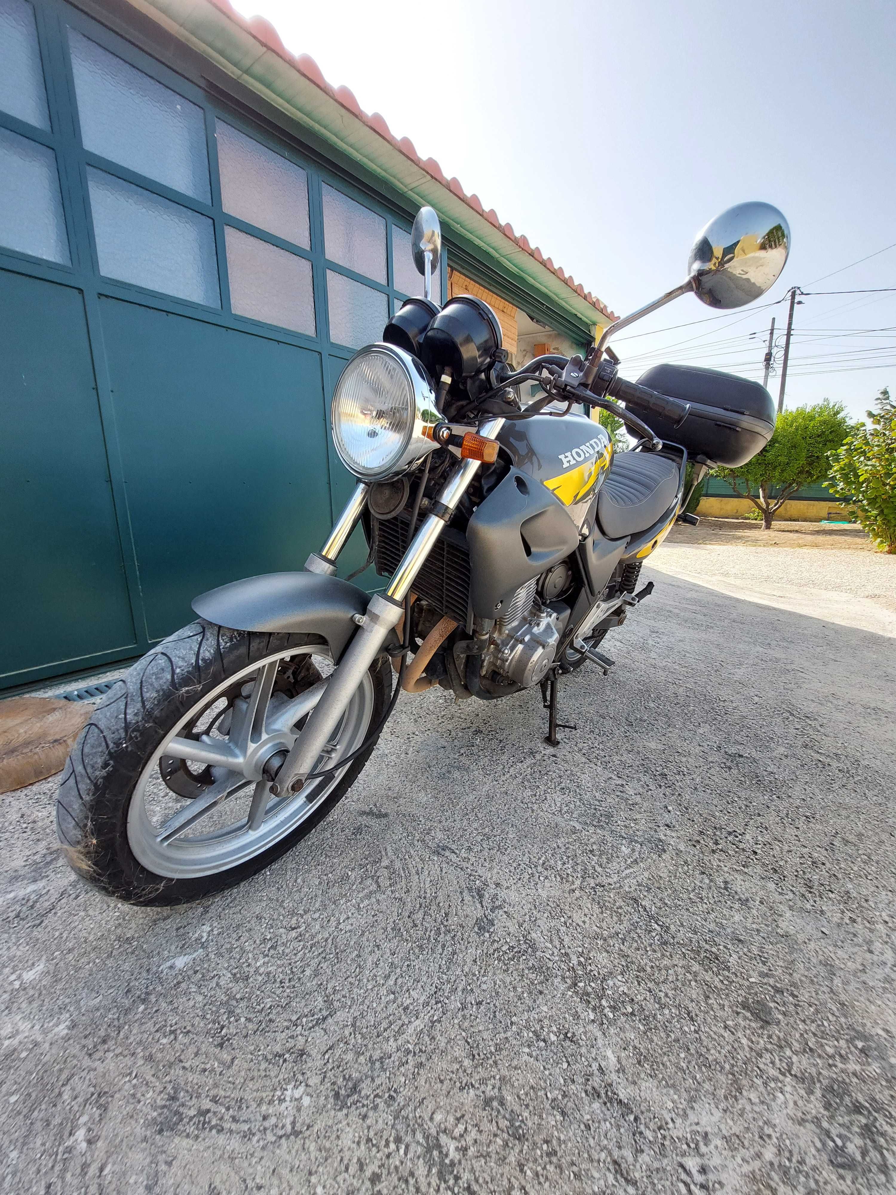 Honda cb 500 (PC32)