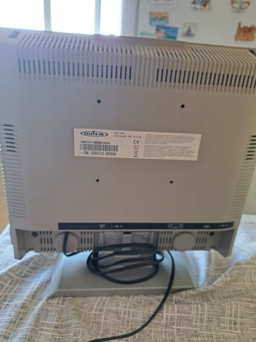 Tv mitsai pequena a funcionar