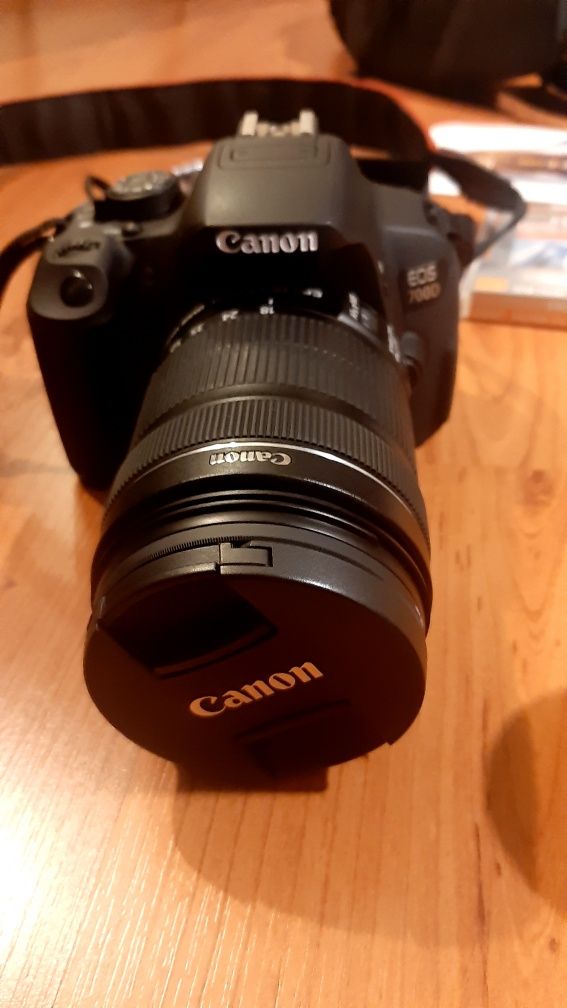 CANON EOS 700D 18-135mm + 50mm
