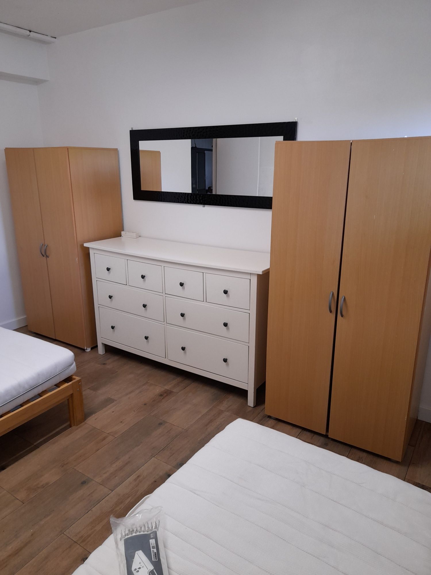 1 quarto partilhado  para menina  com cozinha 250€