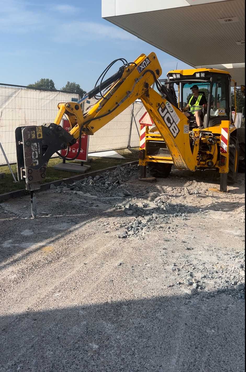 JCB CX4 młot, roboty ziemne, koparka, wyburzenia, rozbiórki, transport