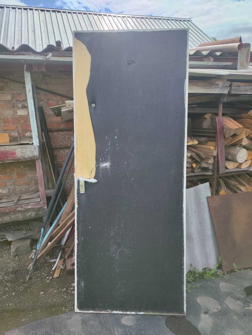 Двері з обивкою б/у 80Х200