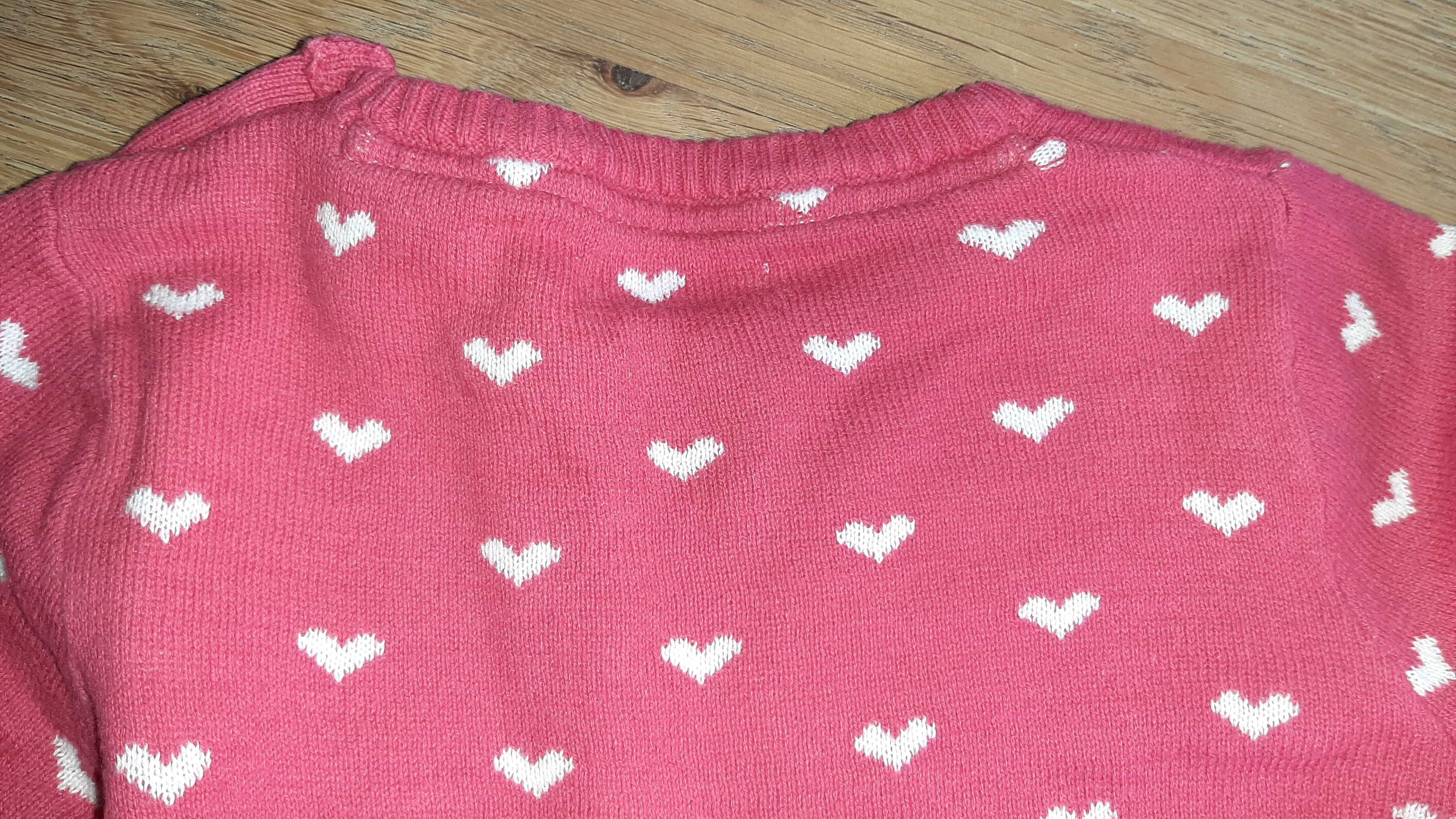 Sweterek dla dziewczynki 92-98 czerwony w drobne serduszka pepco
