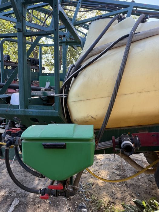 Оприскувач причепний