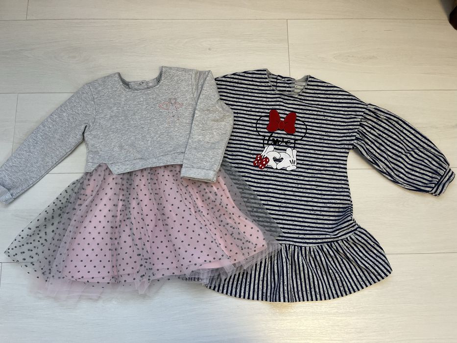 Дві сукні на дівчинку