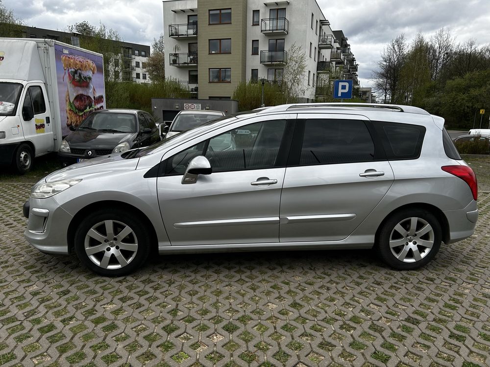 Peugeot 308 SW kombi dach panoramiczny