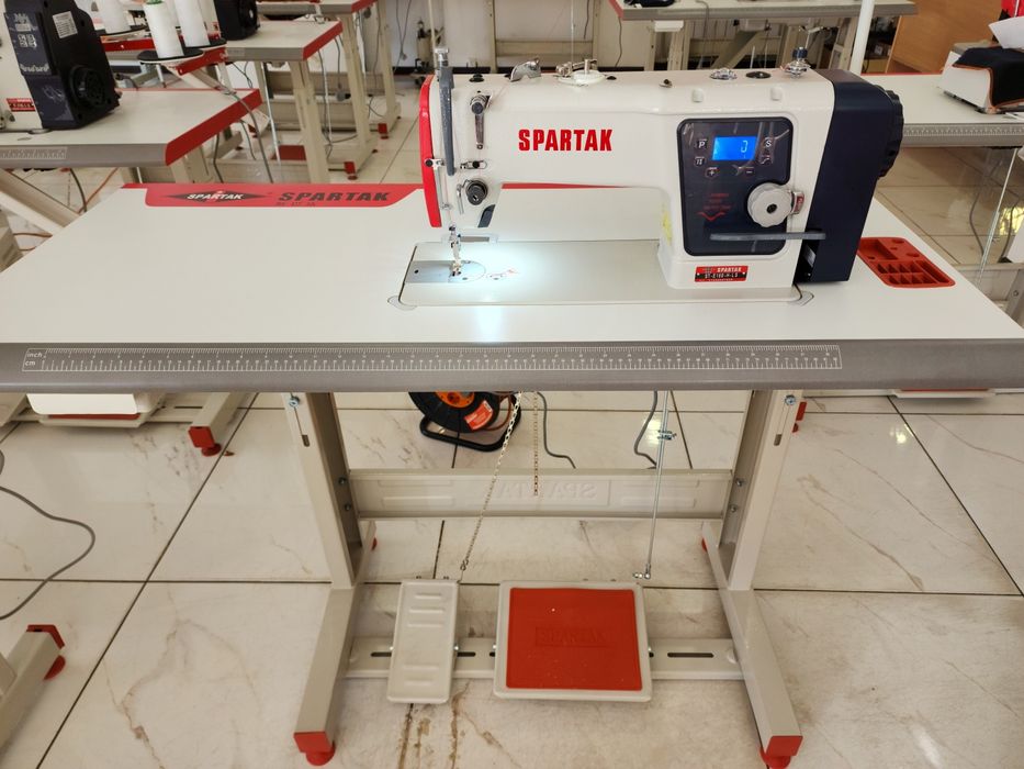 Промышленная прямострочная швейная машина