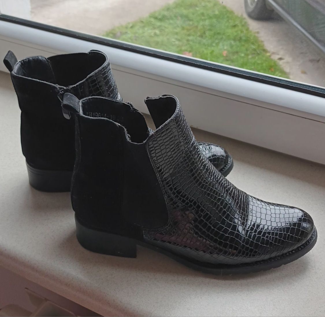 Czarne buty botki