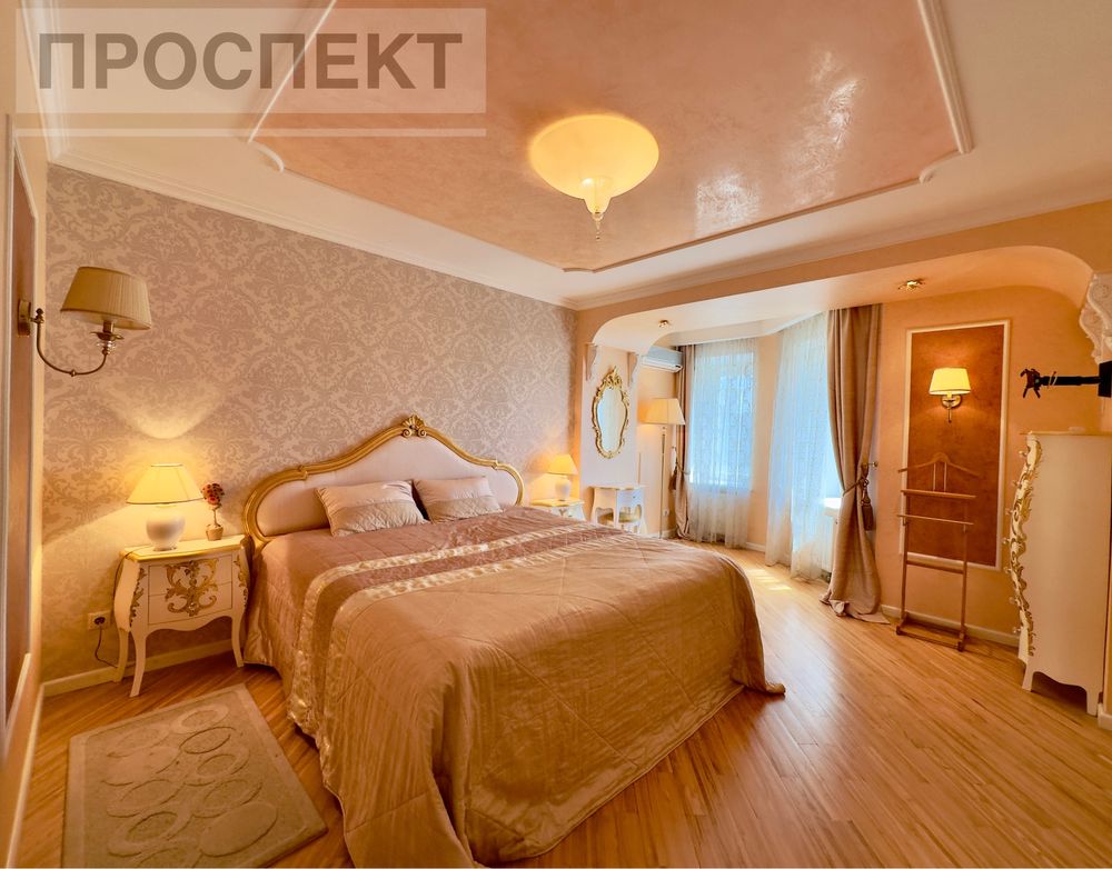 Продаж 4-х кімн.квартири з Авторским ремонтом вул. Петропавлівська .