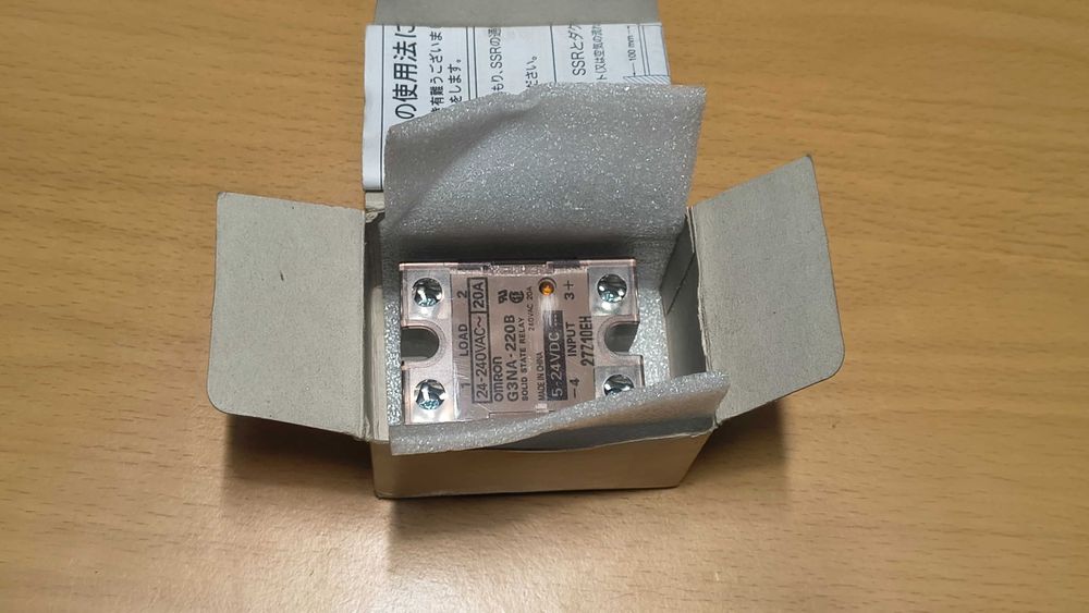 Przekaźnik półprzewodnikowy Omron G3NA-220B