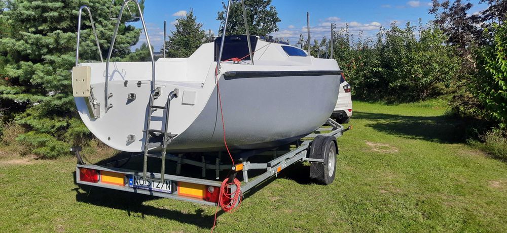 Jacht kabinowy Sasanka 620+ przyczepa +silnik elektryczny .Po remoncie