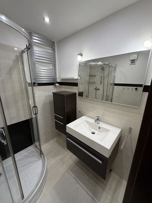 Meble Łazienkowe - szafka z umywalką, słupek, lustro