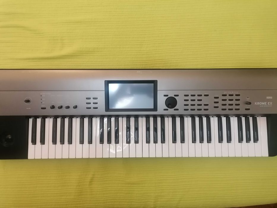 Sintetizador Korge Krome 61 EX como novo