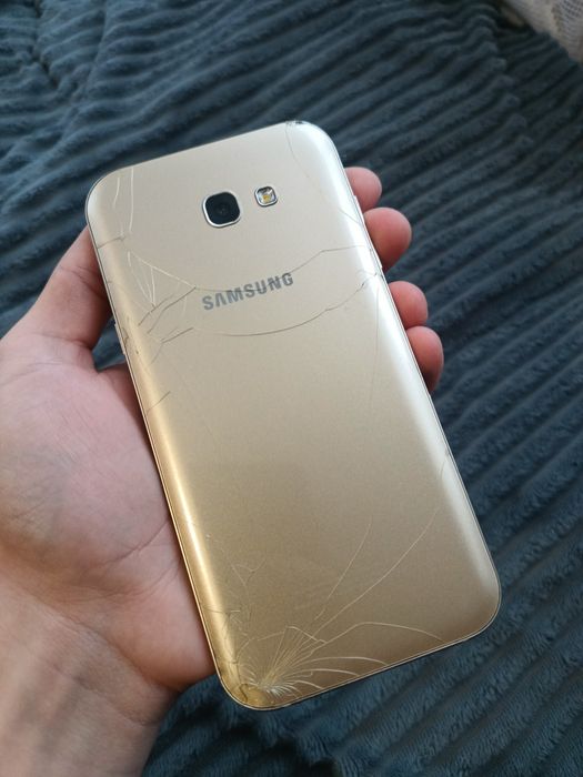 Продам Samsung galaxy A7