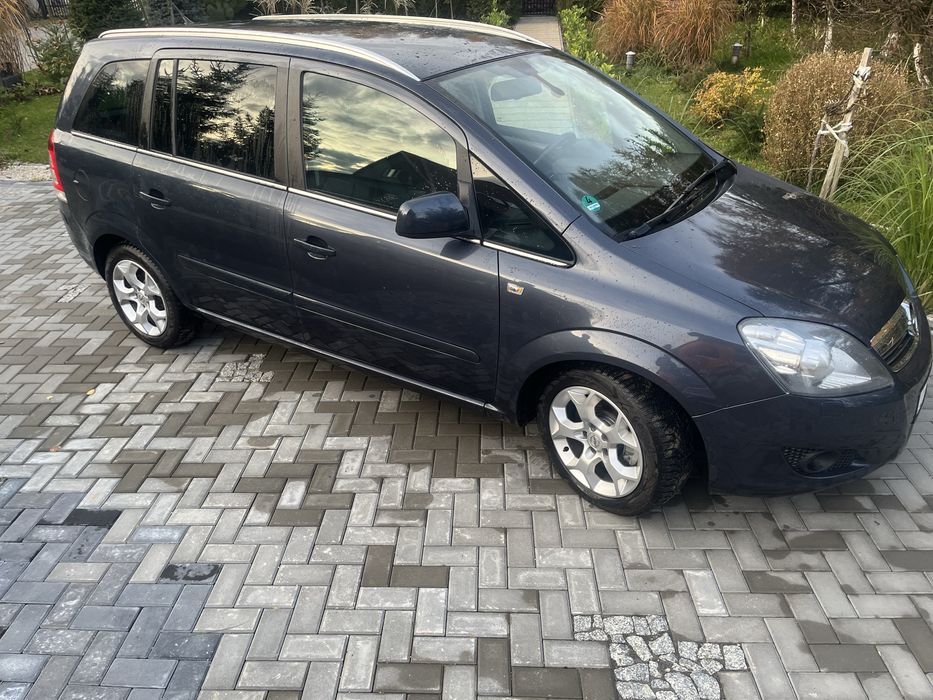 Opel zafira b.