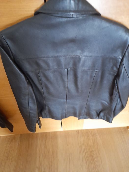 Vendo blusão em pele