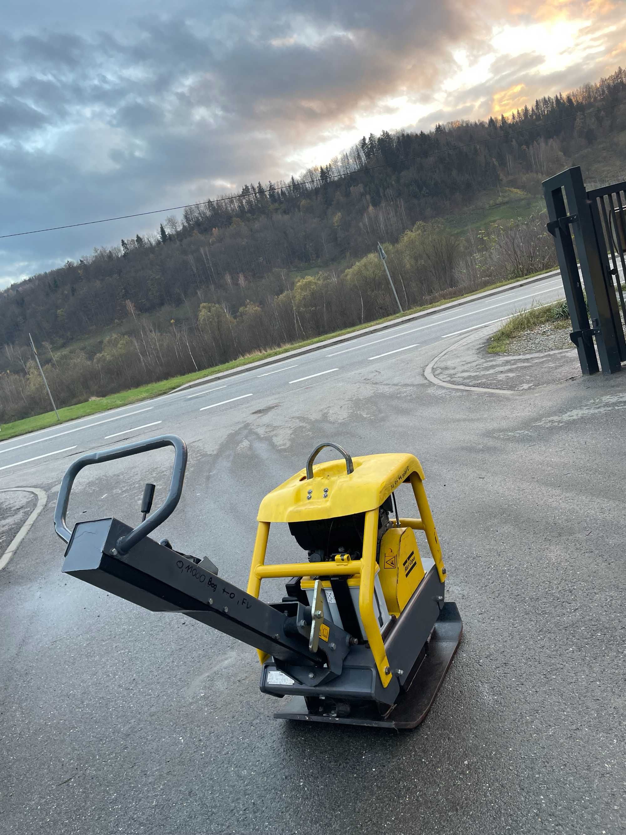 Zagęszczarka 250Kg Atlas Copco LG 200 JAK NOWA! 2014r Import Norwegia!