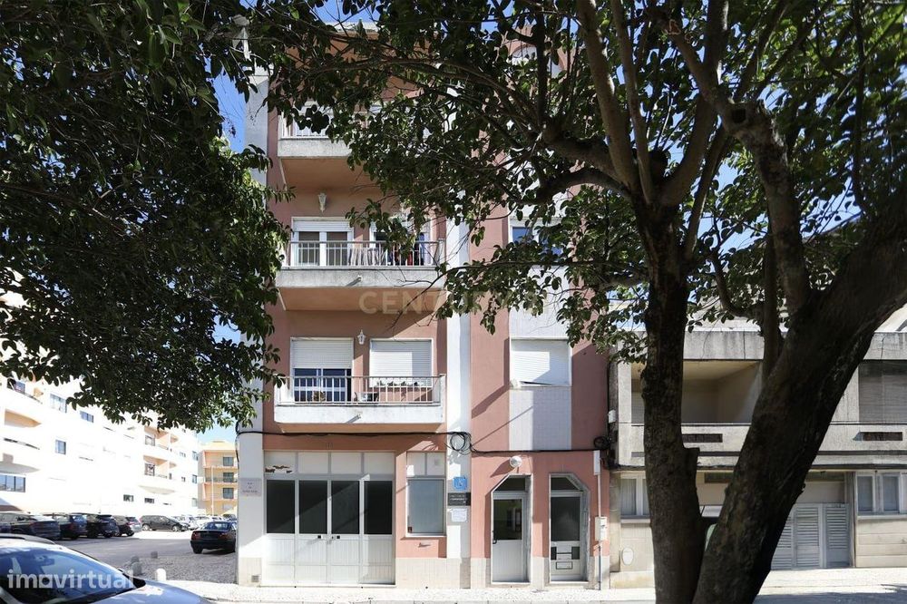 Apartamento T2 em Montijo com Vista para a Cidade