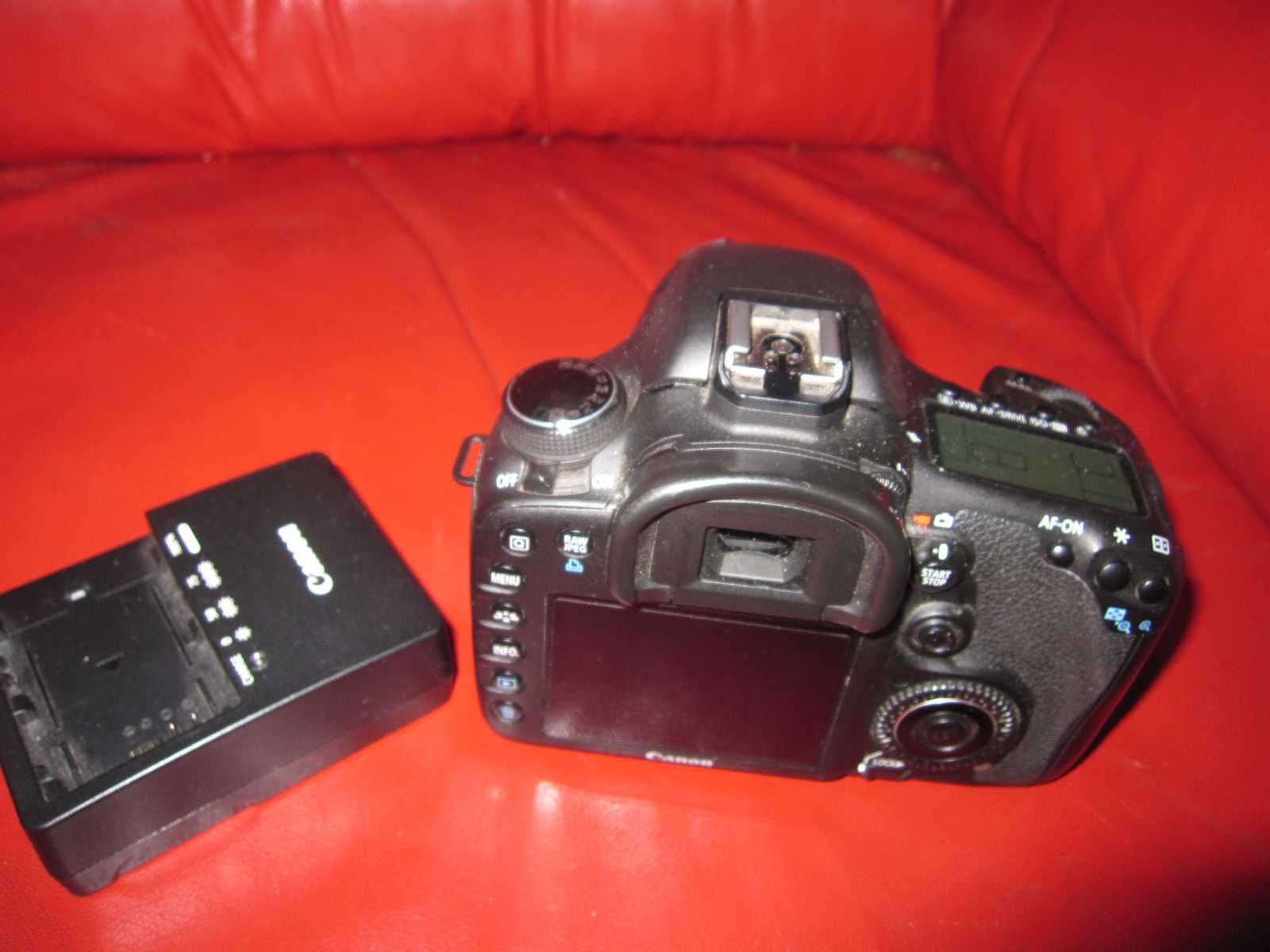 Canon EOS 7D  baterjaadapter,pilot.