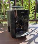 Automatyczny ekspres do kawy Krups Essential Espresso EA8100