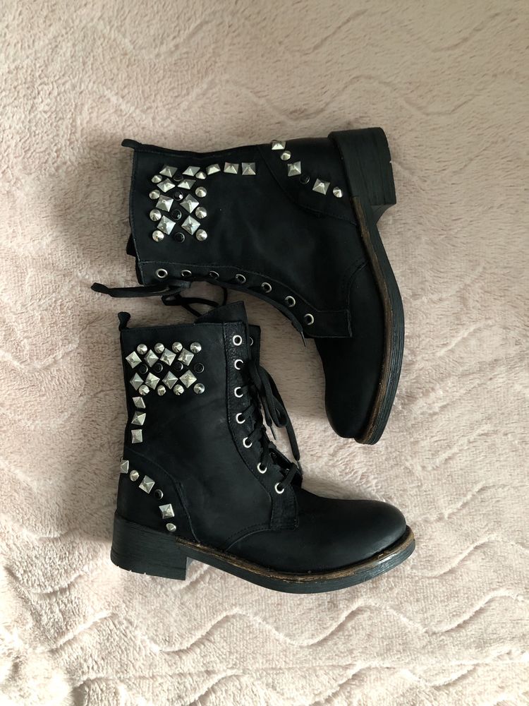 Buty botki Ovyé z ćwiekami rozmiar 36