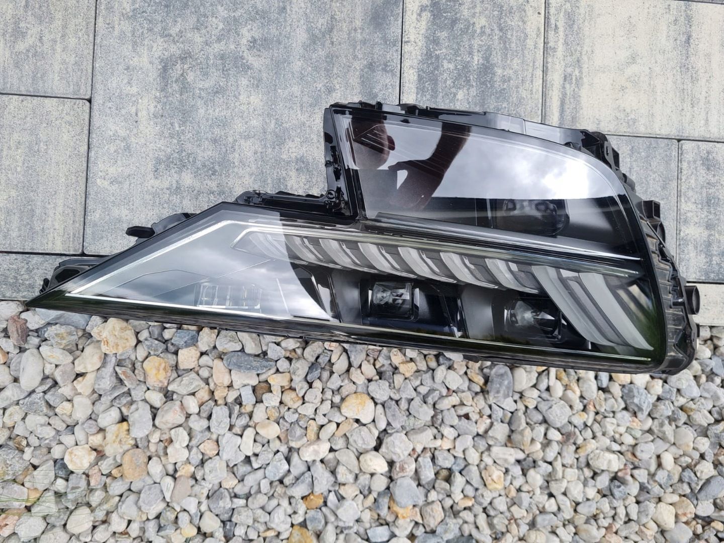 AUDI Q8 SQ8 4M8 Lampa prawa przód Full Led Matrix 4M8941036