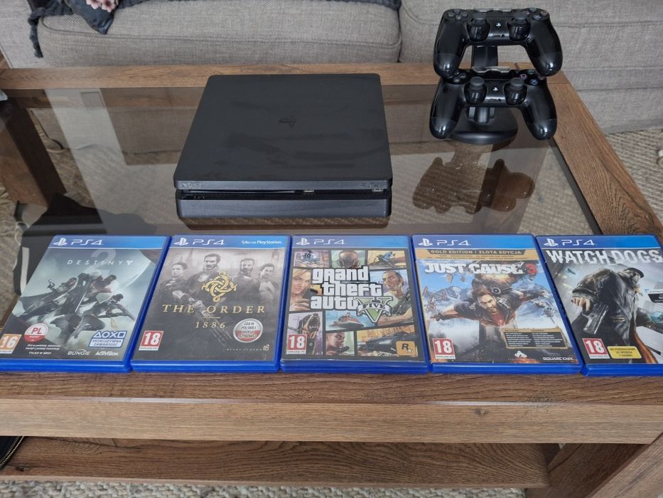 Ps4 konsola z dwoma padami