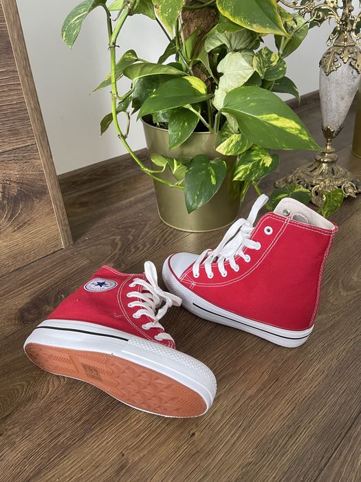 Stylowe trampki za kostkę na ukrytej koturnie Nowe