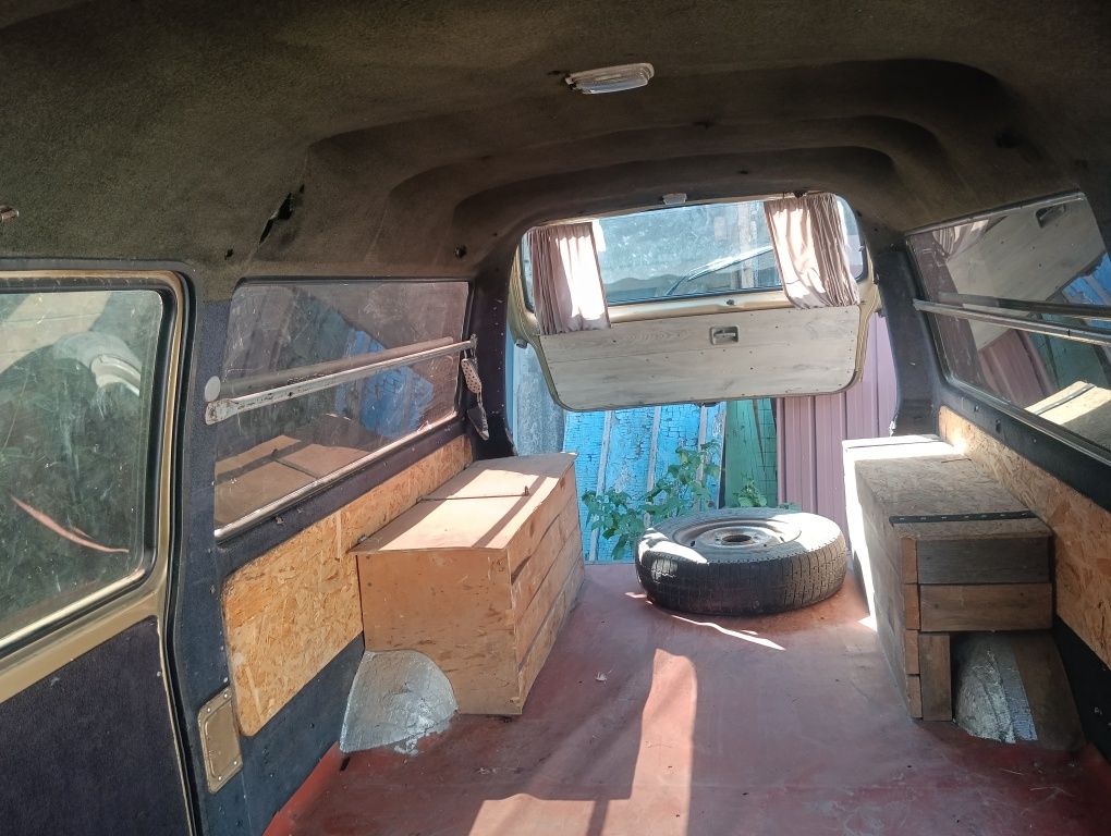 .Мазда Е2200 микроавтобус.автобус .