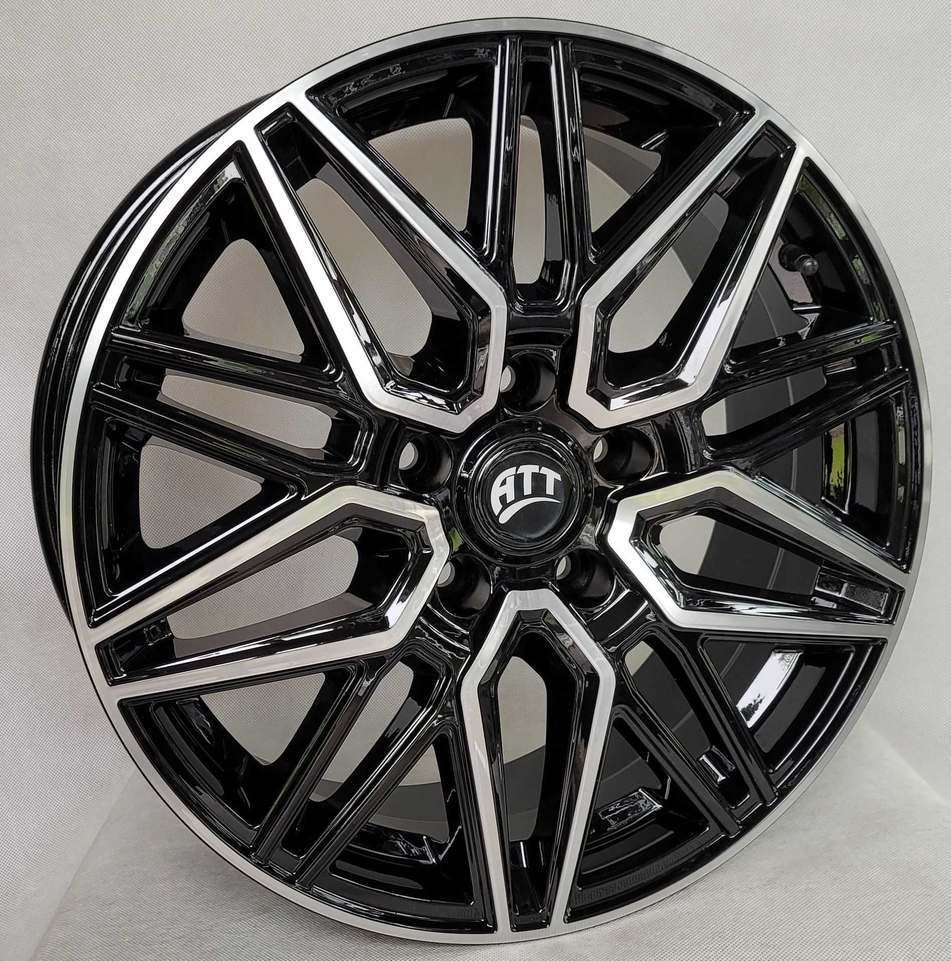 Felgi ATT 17 5x112 Seat Leon 3 4 VW Golf 7 T-Roc Skoda Octavia 3 Karoq