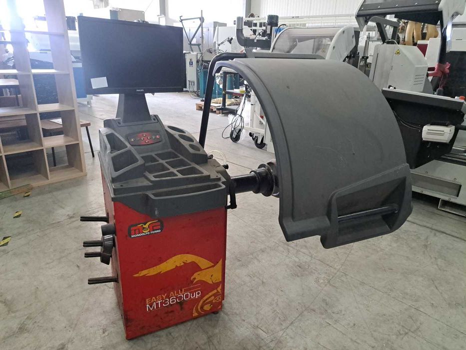 Wyważarka do kół samochodowych NEXION Tip Topol