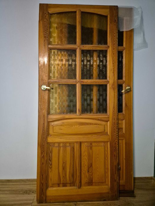 Stare drzwi wewnętrzne retro drewniane