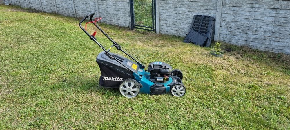 Kosiarka spalinowa Makita PLM4617