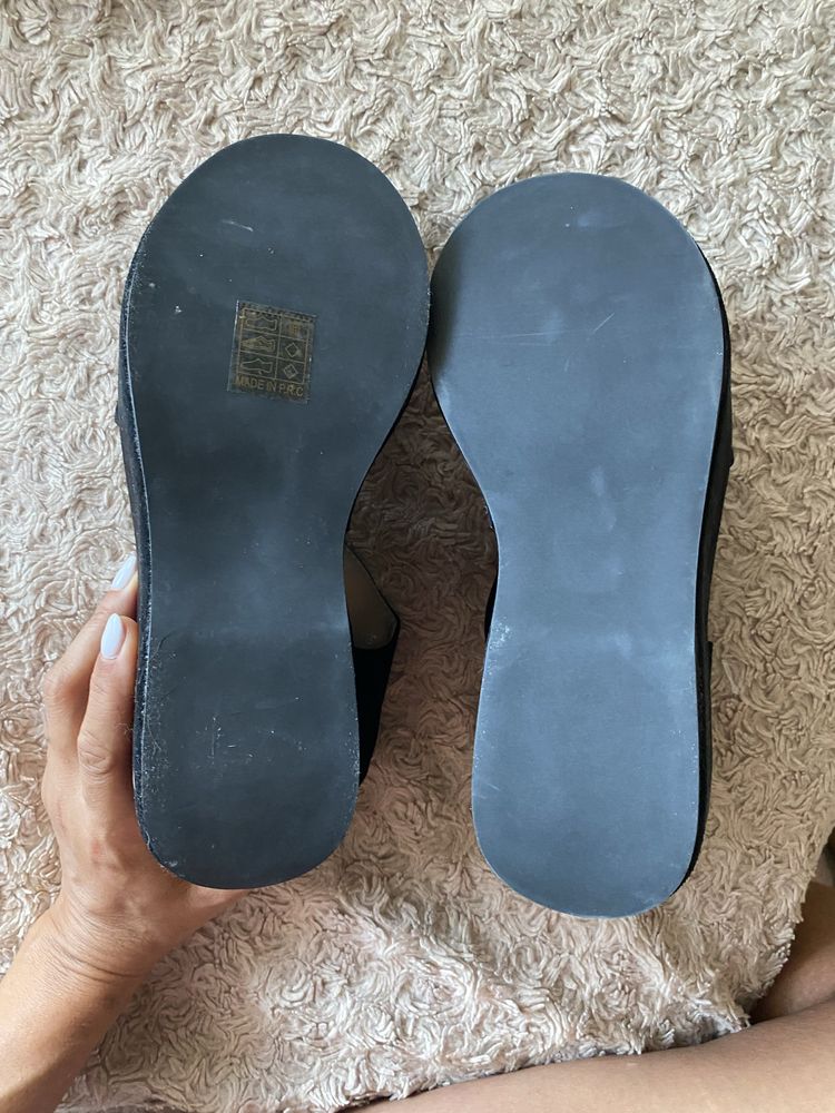 Sandalias pretas