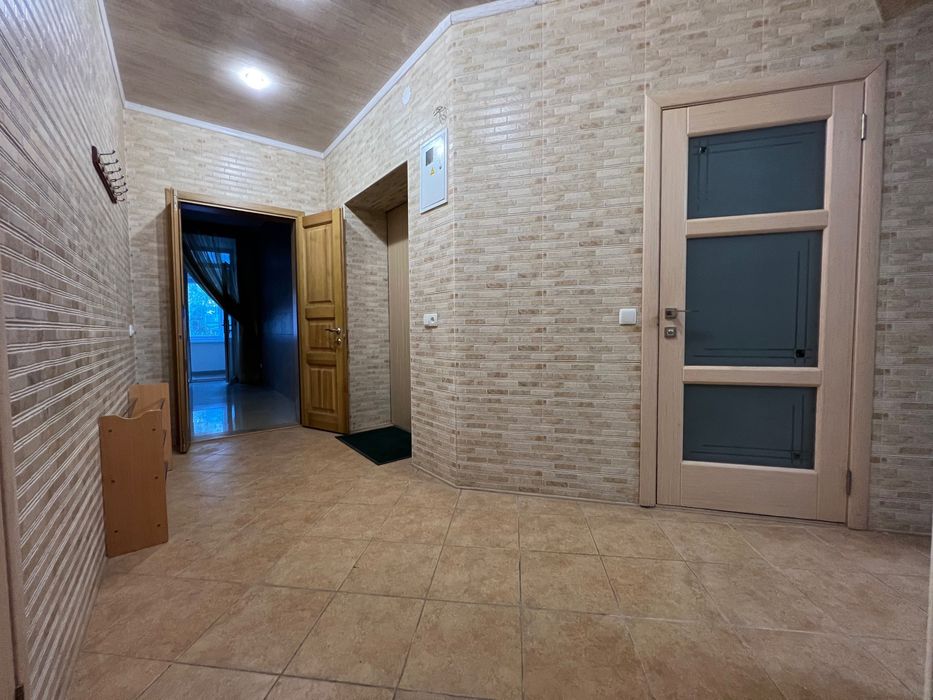 Снимите двухкомнатную квартиру в Центре, проспект Дмитра Яворницького