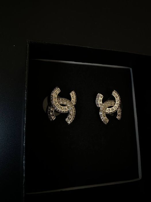 Сережки chanel в наявності