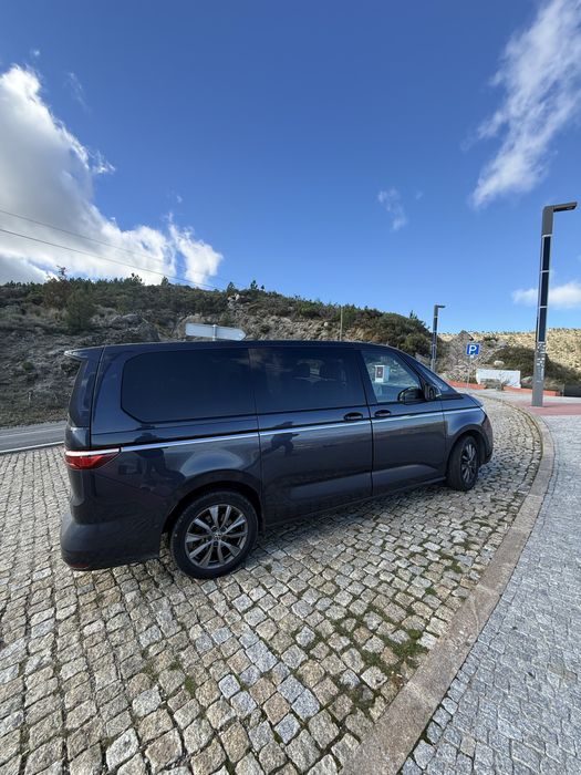 Multivan 2022 bem conservada