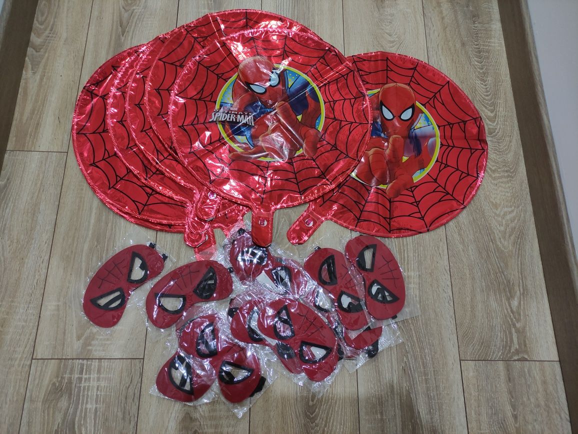 Balões e máscaras homem aranha
