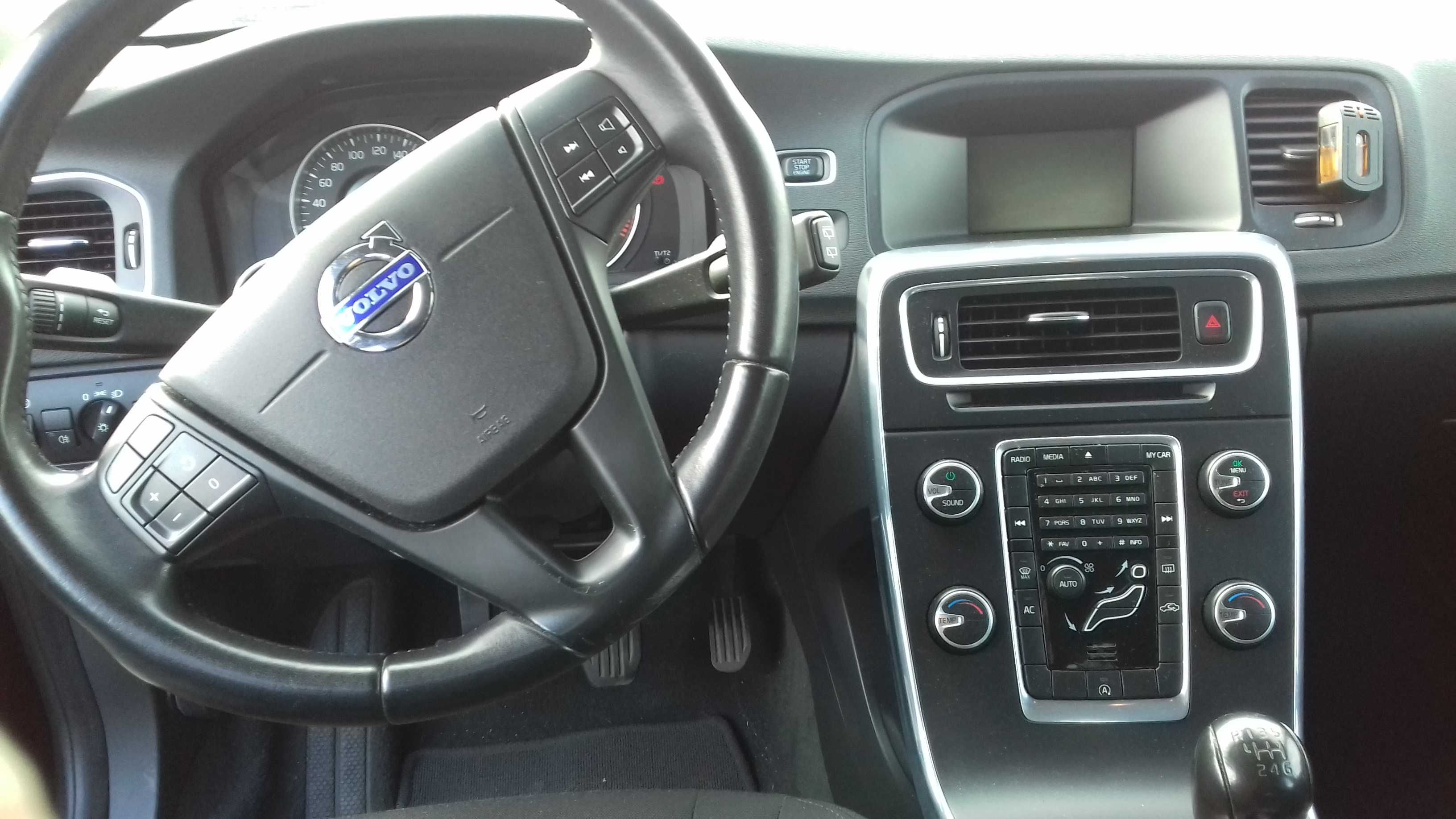 Volvo V60 1,6 D2 diesel 2012 r.Hak i bagażnik wpisany w dow.rejestr.