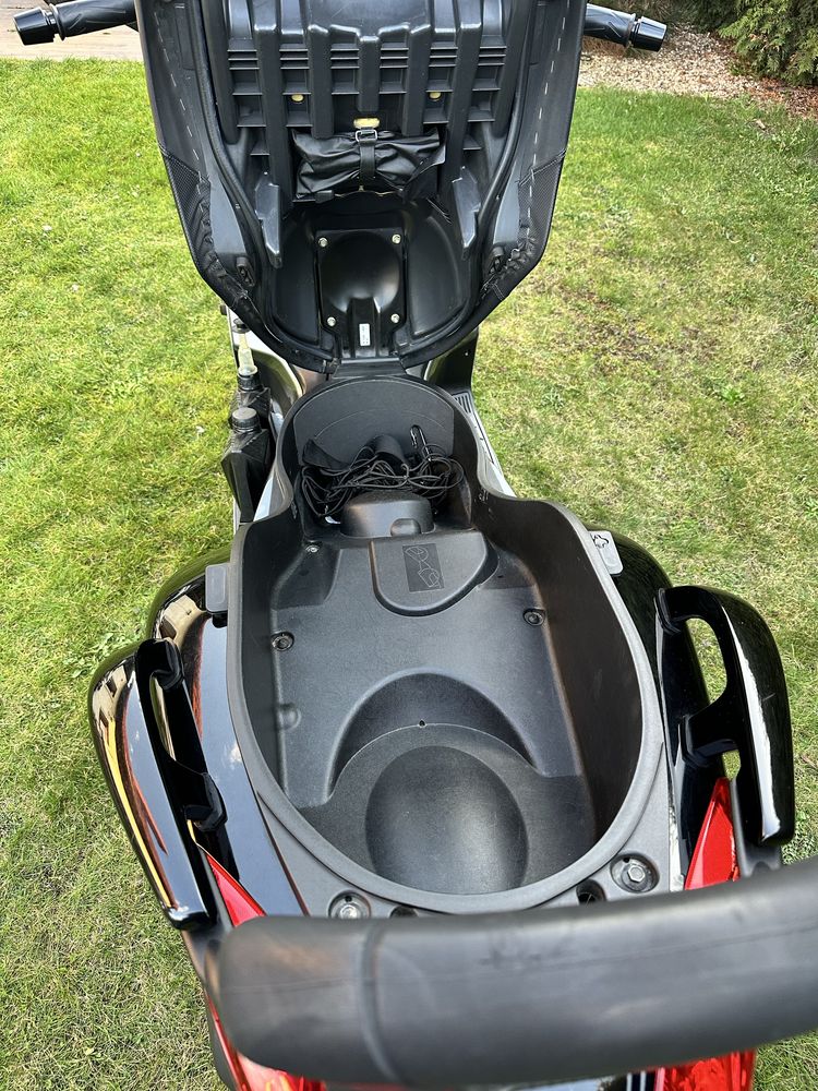 Yamaha X-Max 250 - 2008r Salon Polska kat A plus dodatki