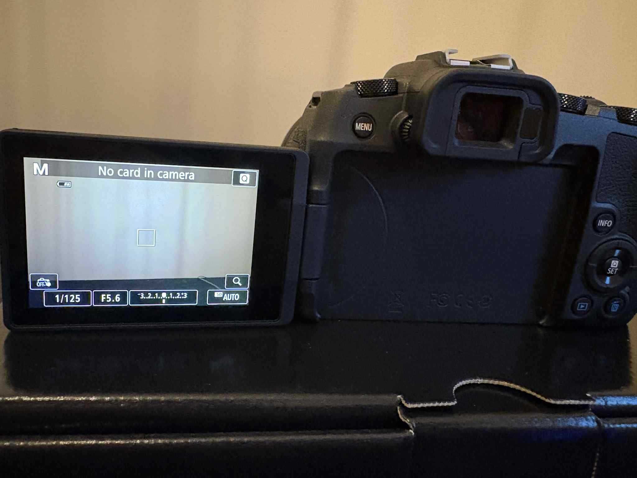Aparat Canon EOS RP + RF 24-105mm F4-7.1 IS STM