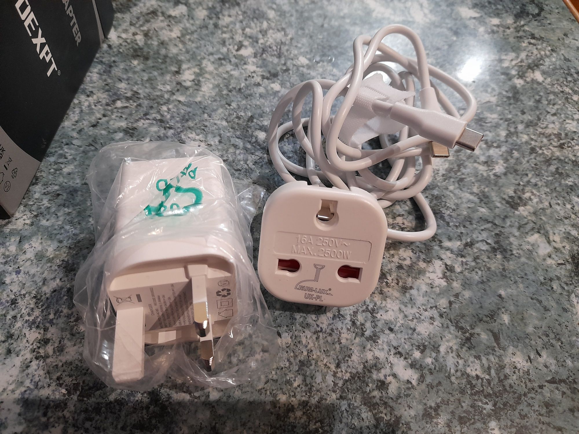 Adapter Nowy bialy