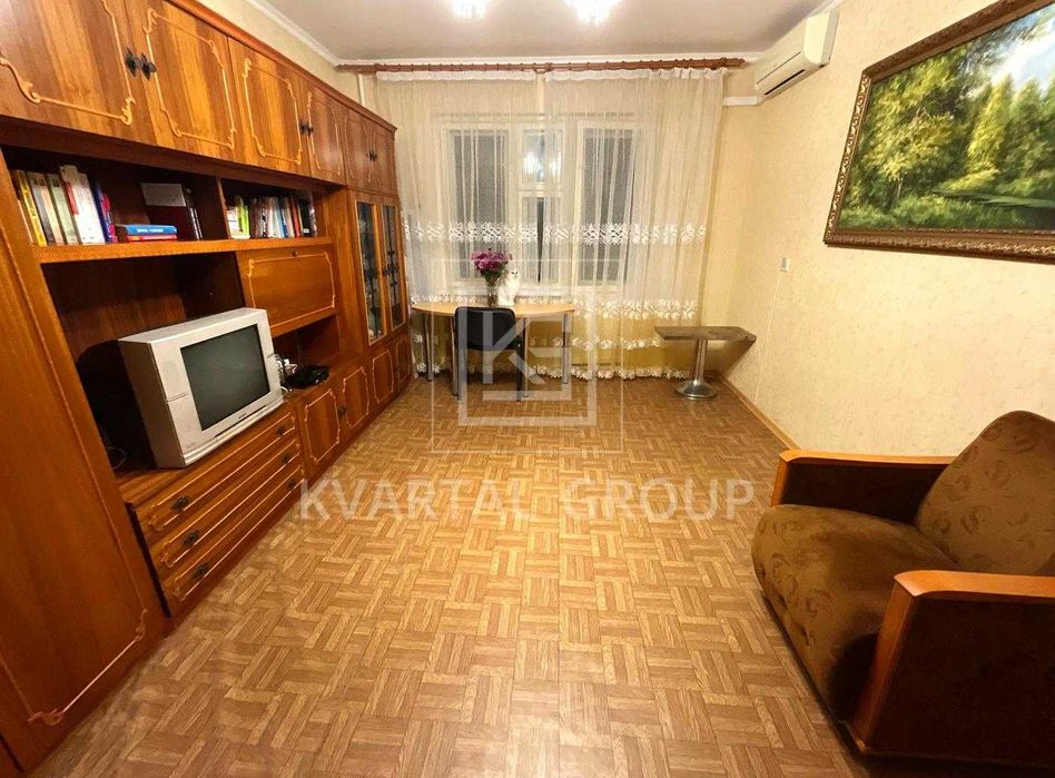 Продаж 2к квартири біля метро. Простора і тепла. Сертифікат Постанова