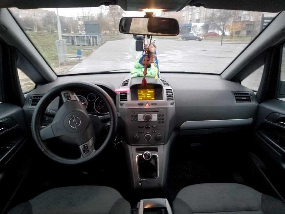 продам Opel Zafira B
