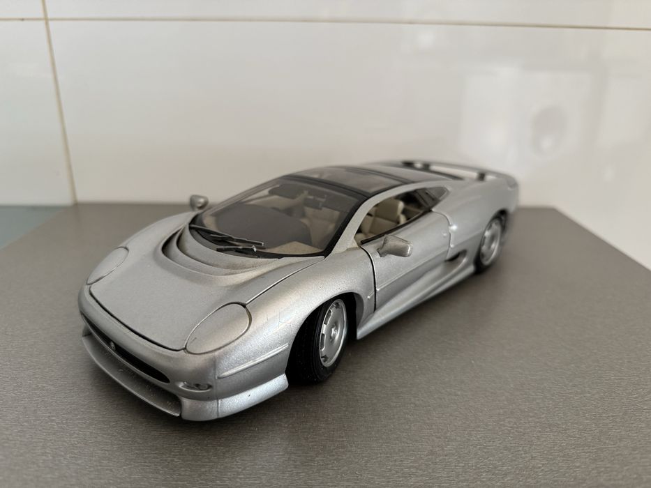 Jaguar XJ220 - Miniatura 1:18