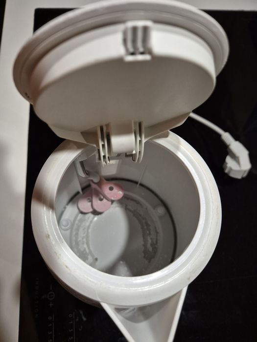 Czajnik elektryczny Russell Hobbs 1.7L