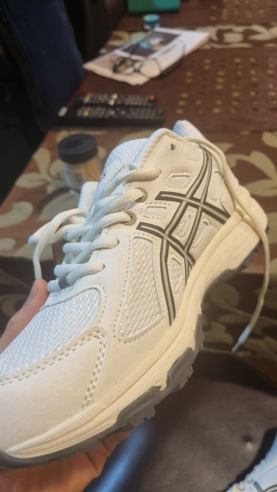 Sapatilhas asics 39