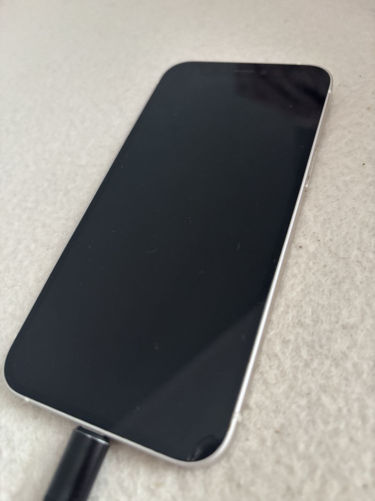 Iphone 12 mini.